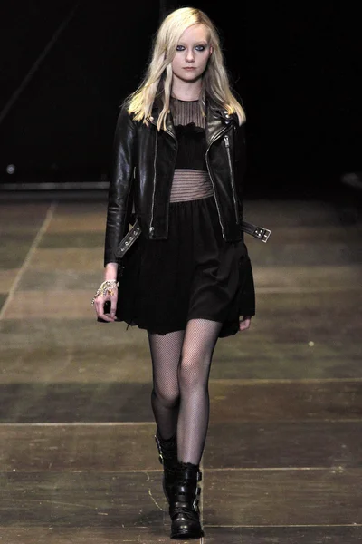 Look 19